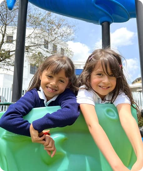 Niñas en actividades de Prekinder